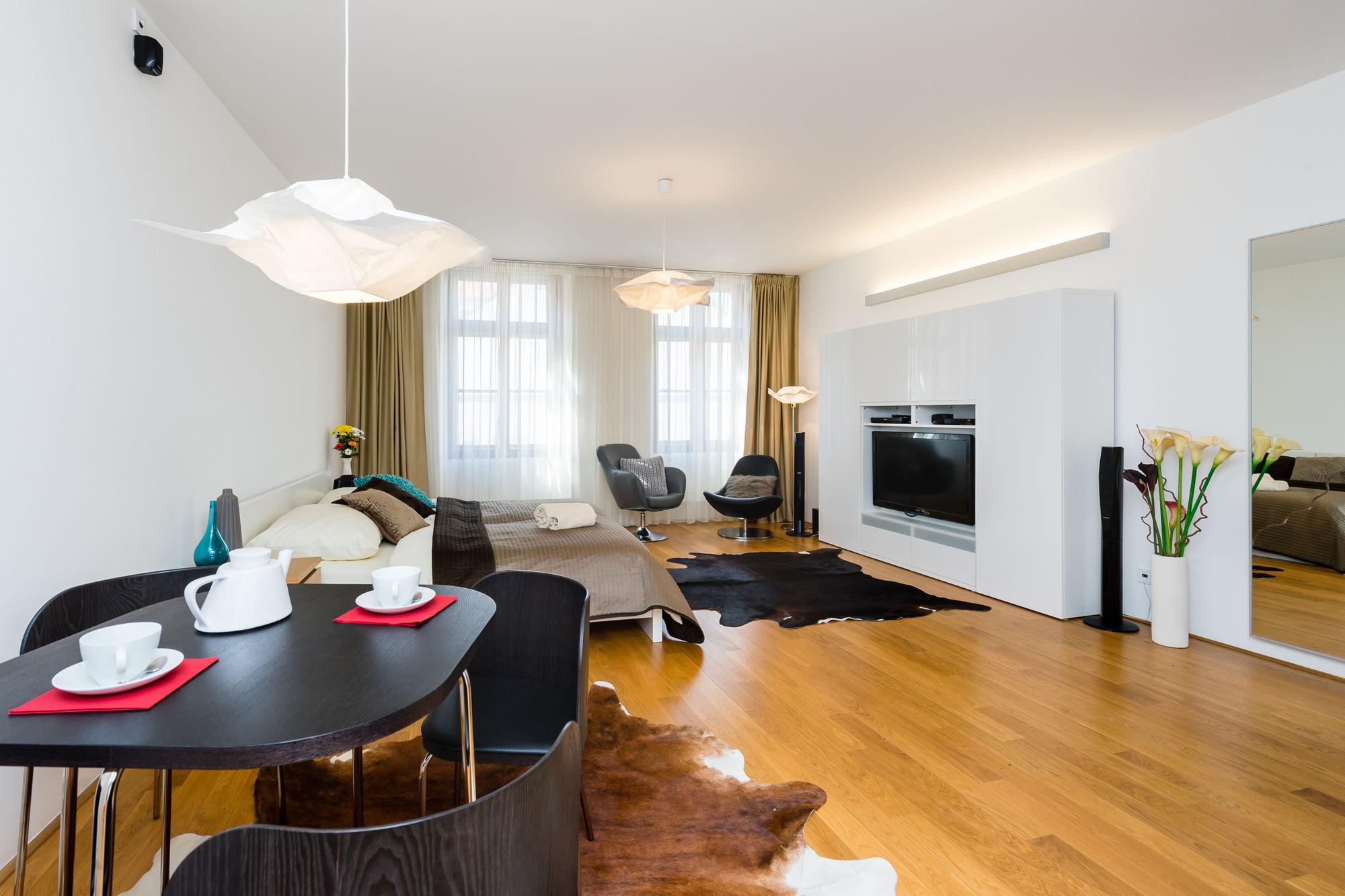 Empirent Karlin Aparthotel