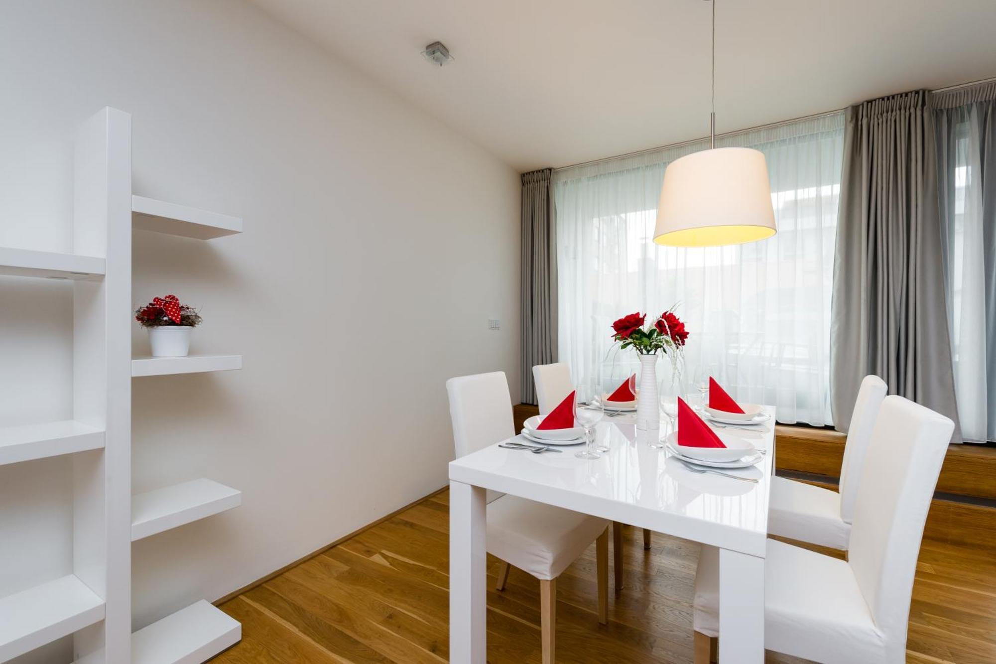 Aparthotel Empirent Karlin