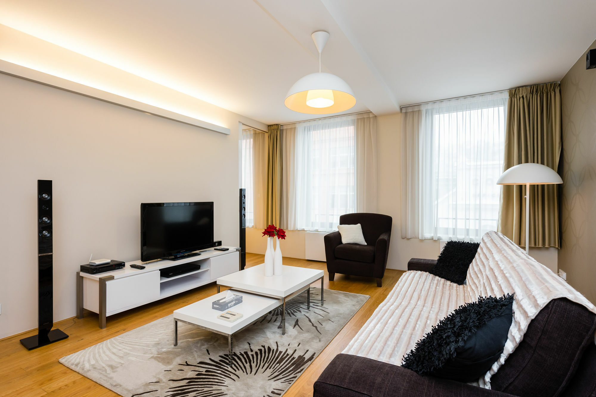 Empirent Karlin Aparthotel